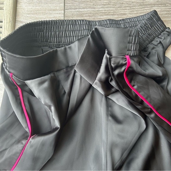 NWT Torrid Wide Leg Satin High  Rise Pant in Deep Black - Picture 11 of 13